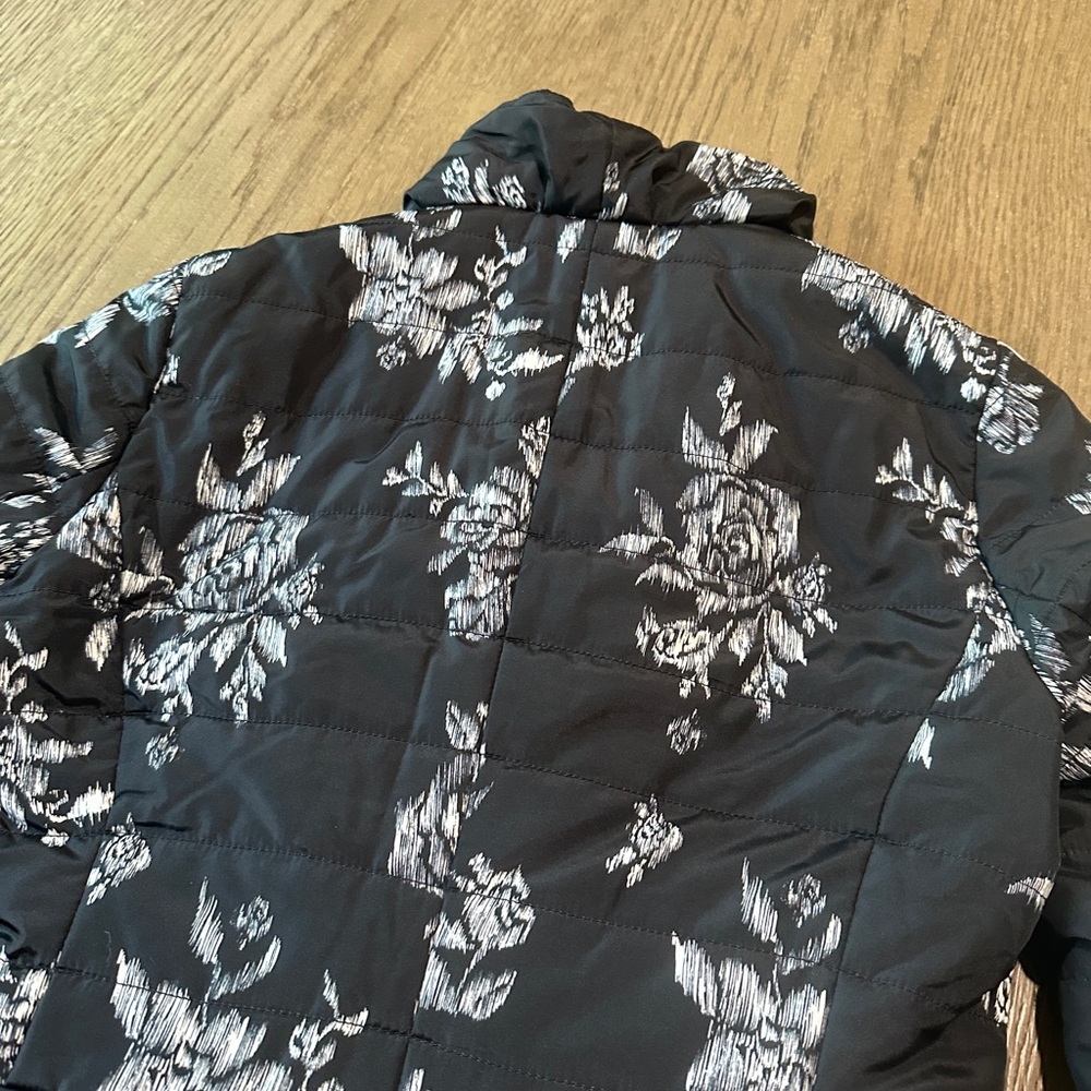 White House Black Market Black White Floral Quilted Puffer Jacket XS - Picture 11 of 11